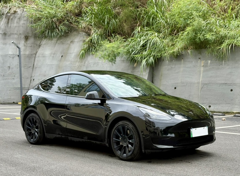 Tesla Model Y 2022 car image #3
