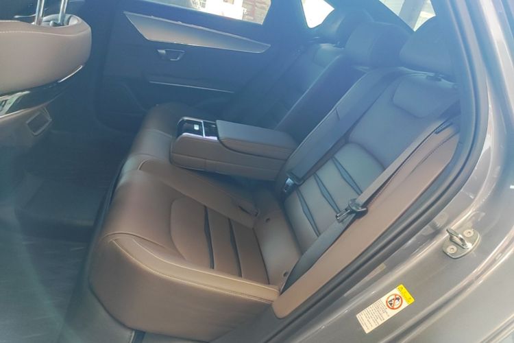 BYD Han 2022 car image #17