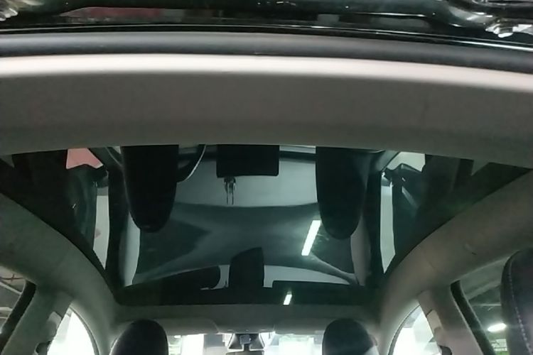 Tesla Model Y 2022 #18 Tesla Model Y 2022 car image #18