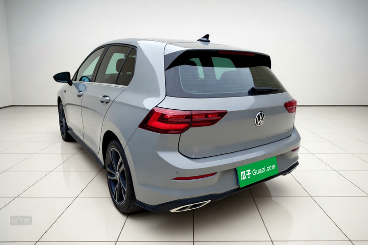 Volkswagen Golf 2022 car image #5