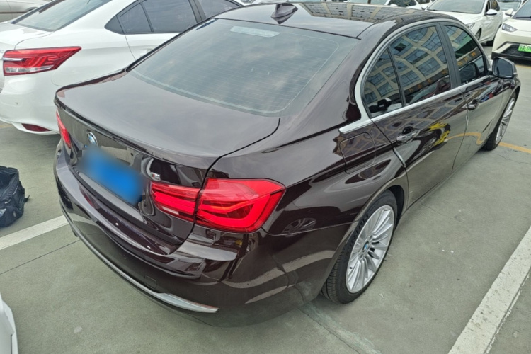 BMW 3 Series 2018 #5 BMW 3 Series 2018 car image #5
