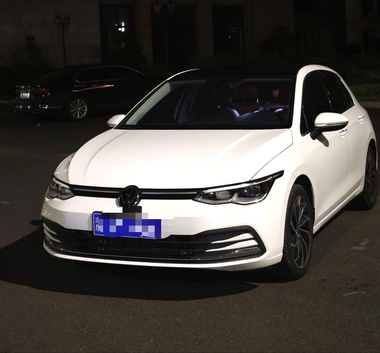 Volkswagen Golf 2024 car image 