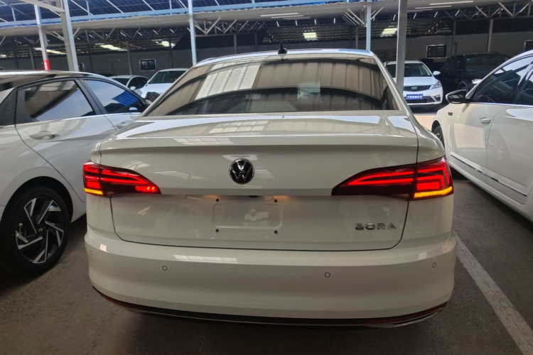 Volkswagen Bora 2021 car image #6