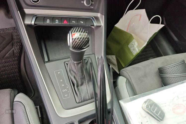 Audi Q3 2023 car image #16