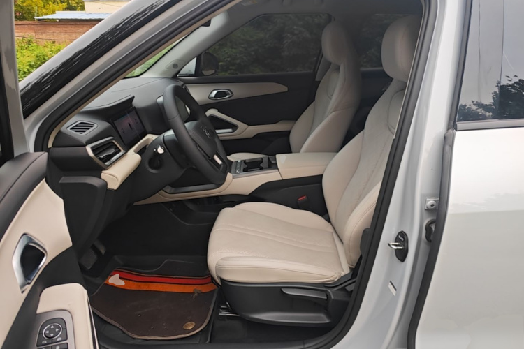 BYD YuanUP 2025 #15 BYD YuanUP 2025 car image #15