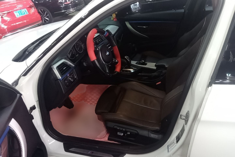 BMW 3 Series 2018 imagen de coche #19