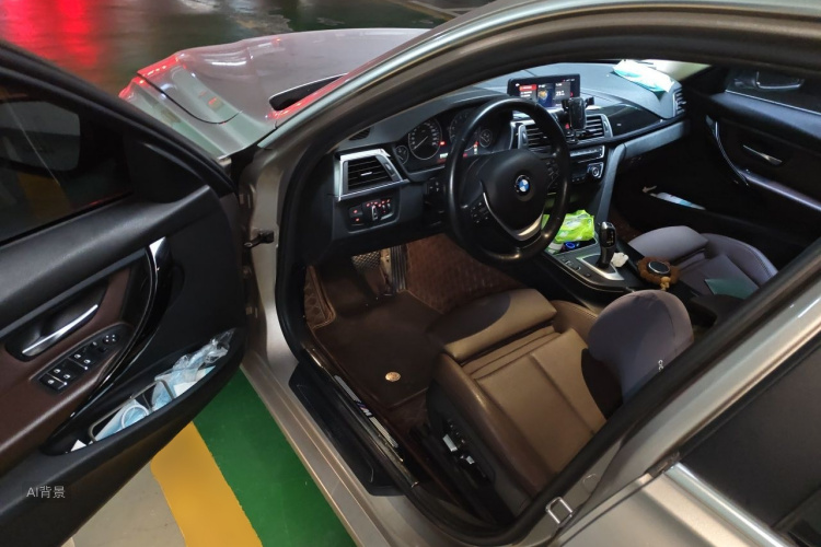 BMW 3 Series 2019 car image #18