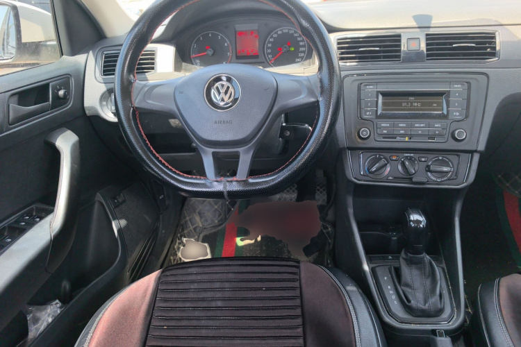 Volkswagen Santana 2021 صورة سيارة #11