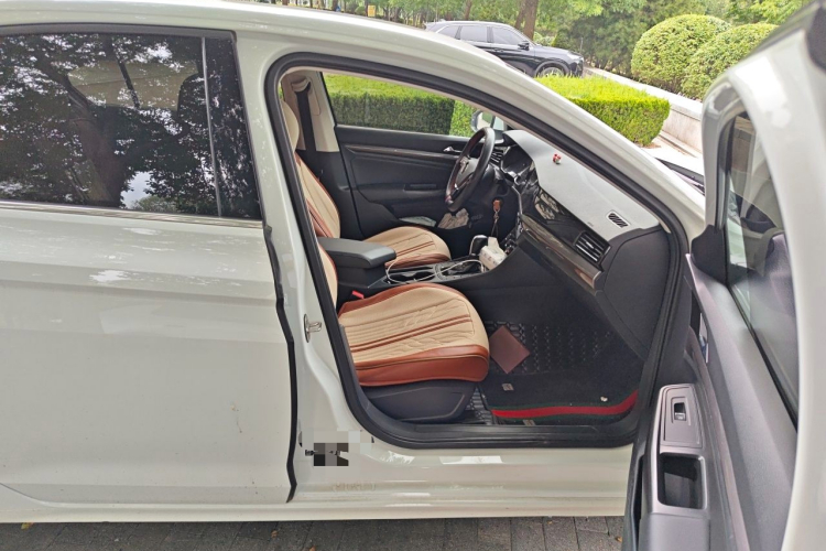 Volkswagen Bora 2021 car image #23