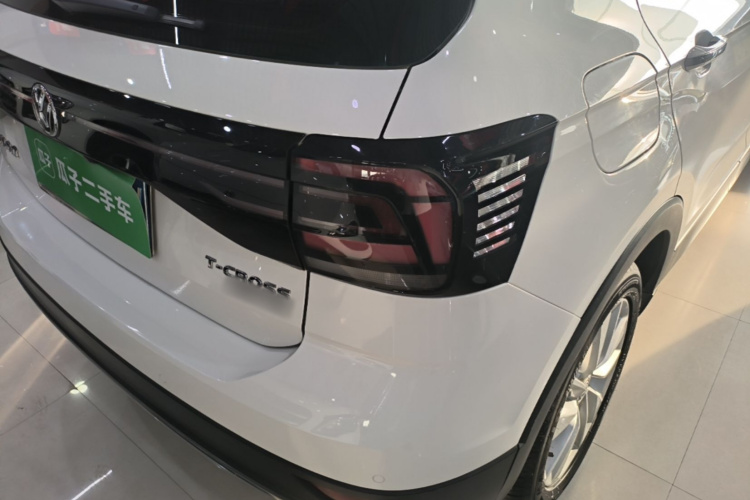 Volkswagen T-Cross 2020 #8 Volkswagen T-Cross 2020 car image #8