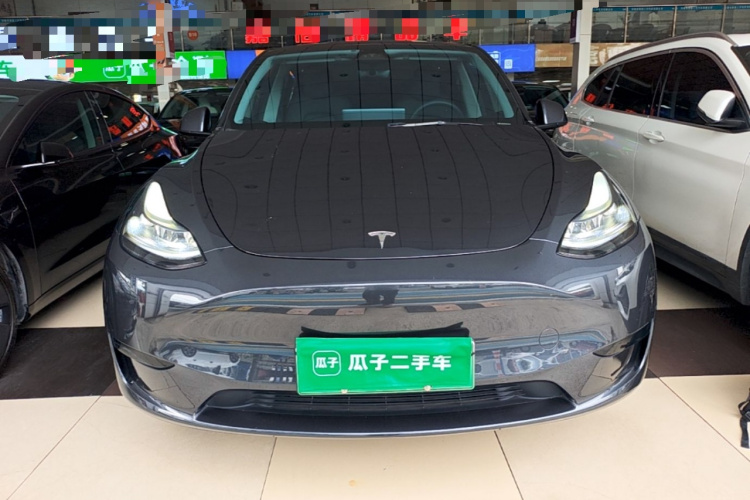 Tesla Model Y 2024 car image #3