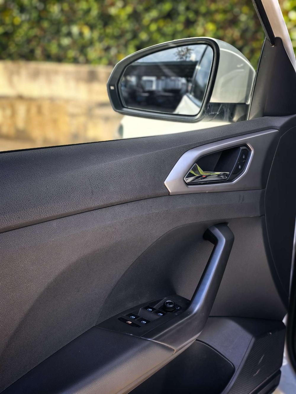 Volkswagen T-Cross 2020 car image #24