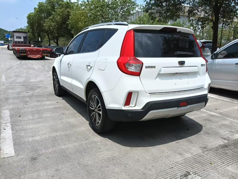 GEELY Vision X6 2017 immagine di auto #4