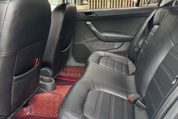 Volkswagen Santana 2017 car image #9