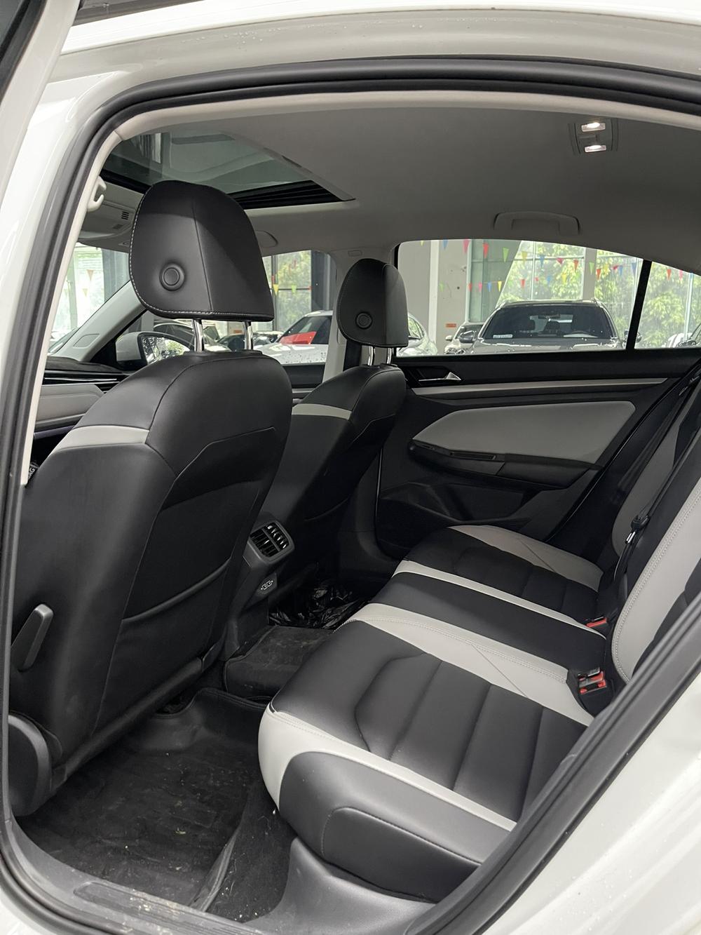 Volkswagen Bora 2023 car image #9