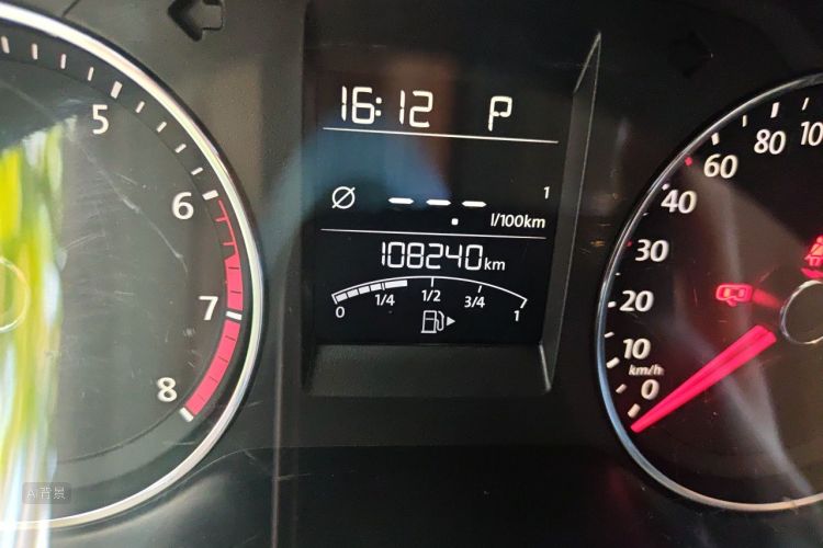 Volkswagen Polo 2017 car image #14