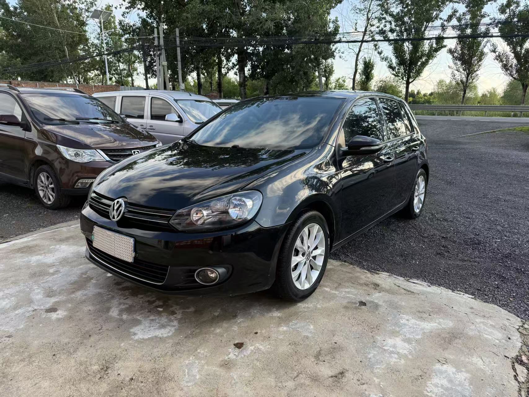 Volkswagen Golf 2011 car image 