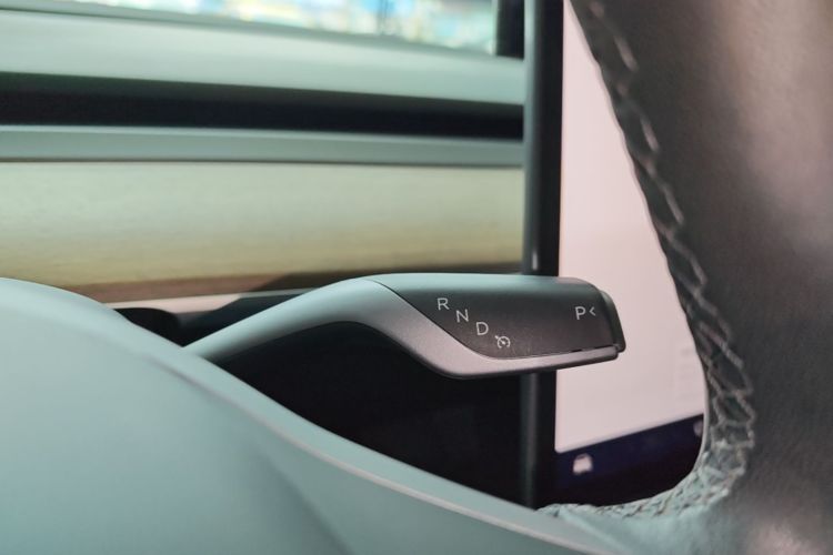 Tesla Model 3 2022 car image #14