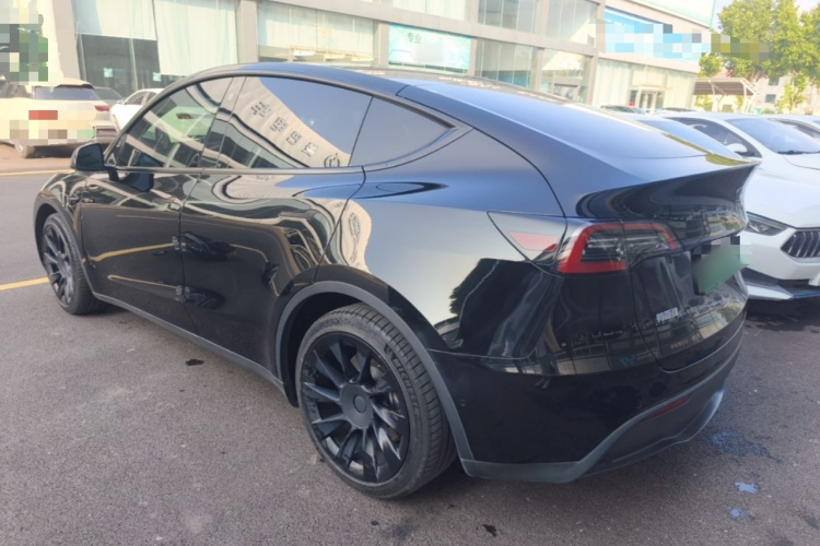 Tesla Model Y 2022 #5 Tesla Model Y 2022 car image #5