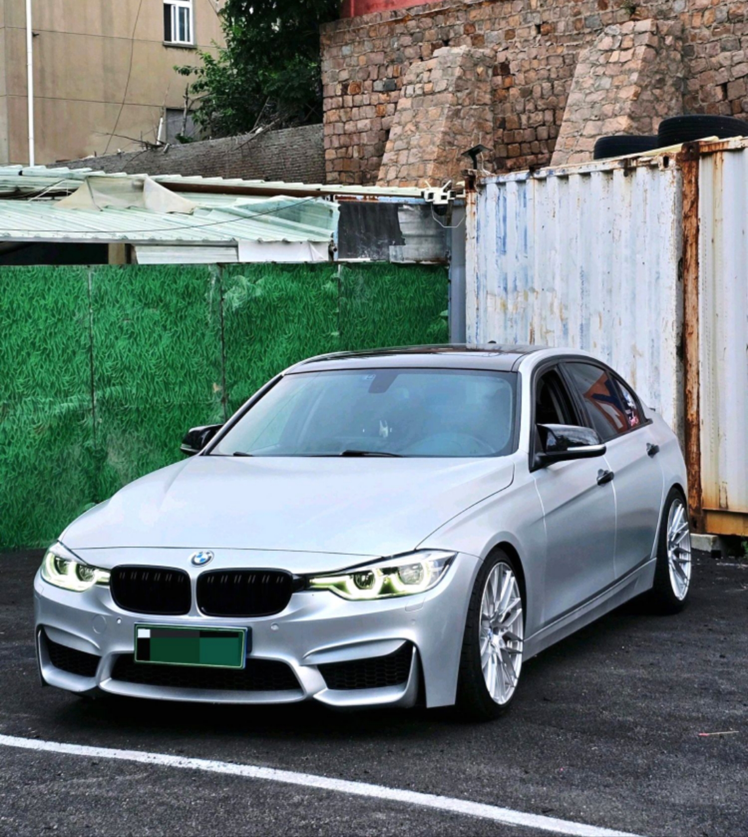 BMW 3 Series 2017 BMW 3 Series 2017 car image