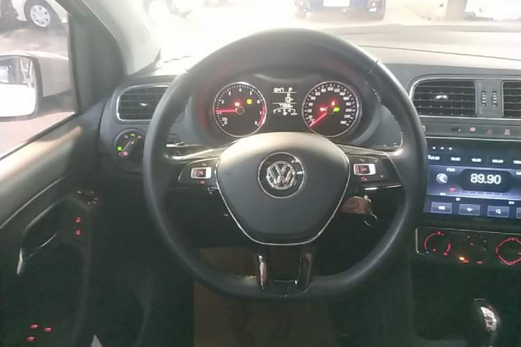Volkswagen Polo 2018 #11 Volkswagen Polo 2018 car image #11