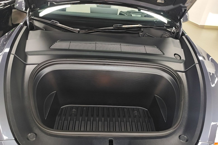 Tesla Model Y 2023 #20 Tesla Model Y 2023 car image #20