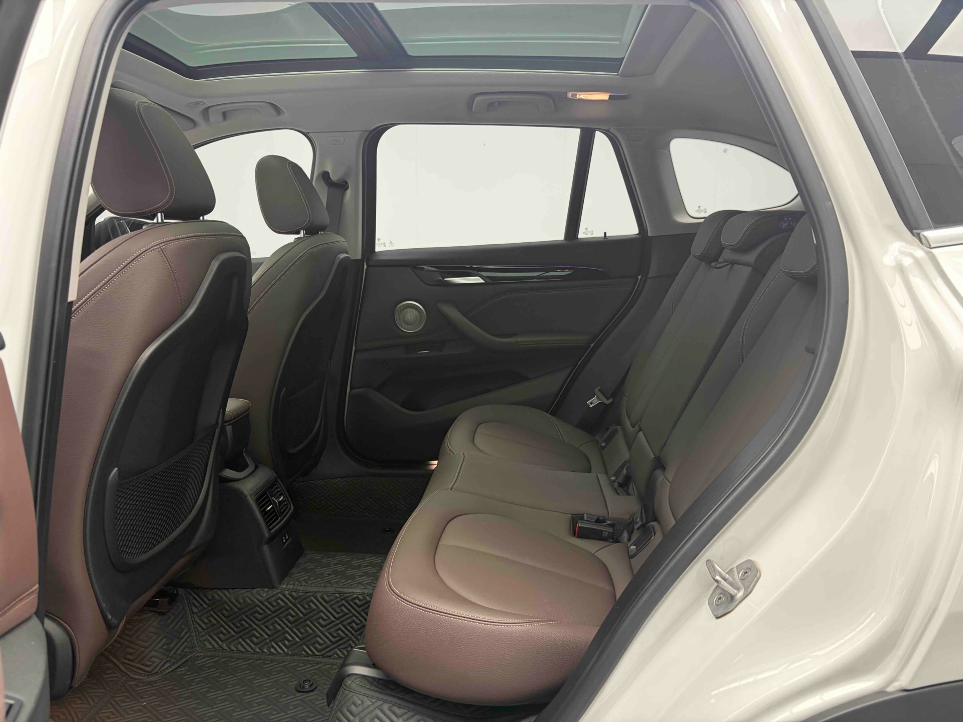 2023 car image #11