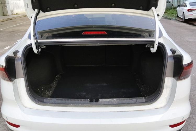 GEELY Emgrand 2024 car image #19