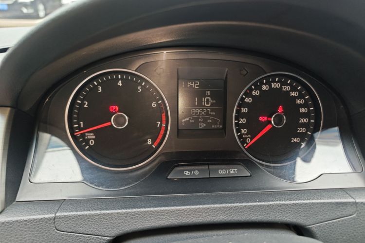 Volkswagen Santana 2017 car image #12