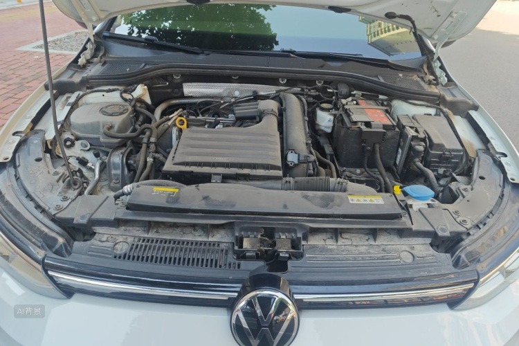 Volkswagen Golf 2021 car image #22