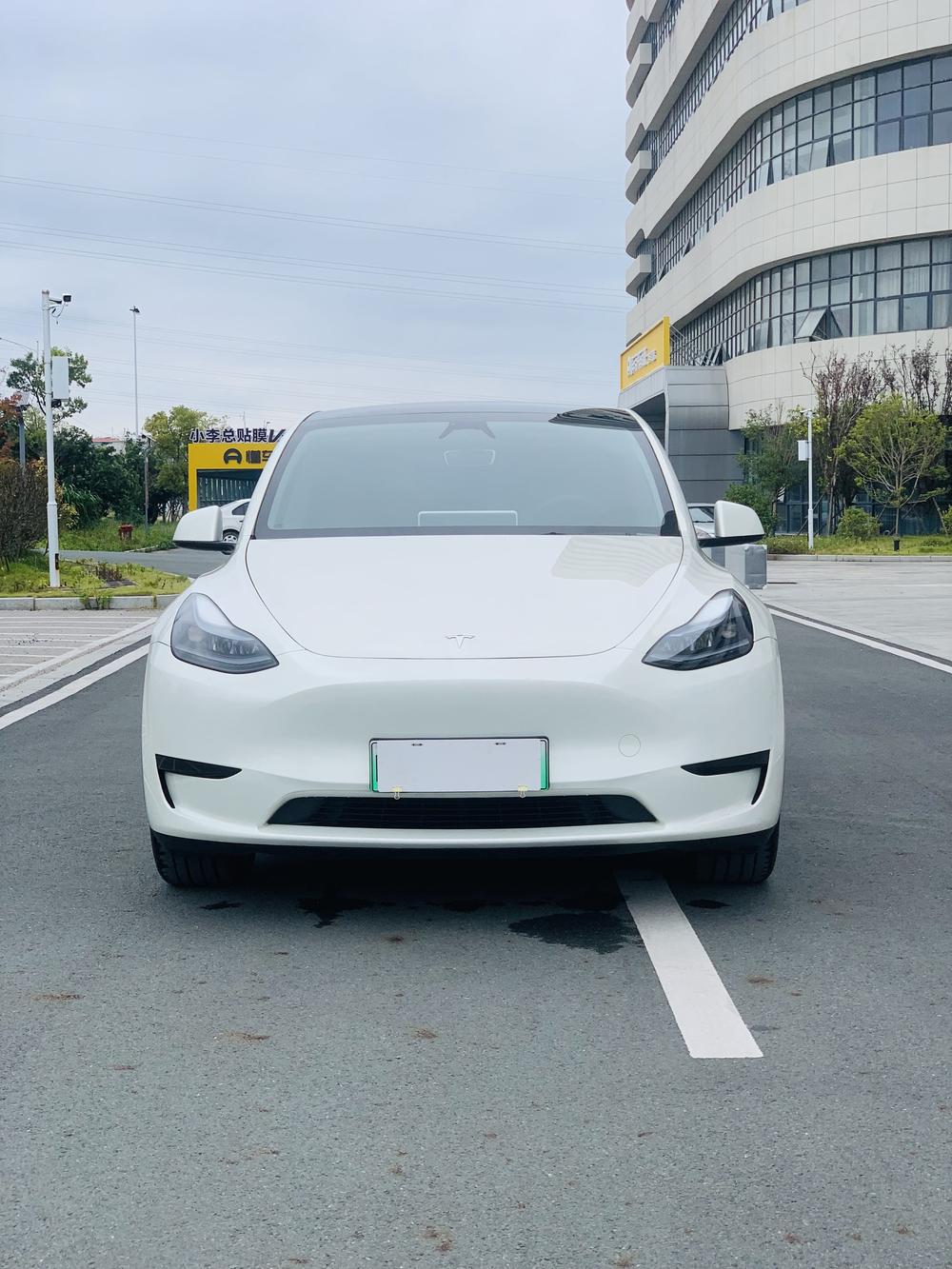 Tesla Model Y 2024 #2 Tesla Model Y 2024 car image #2