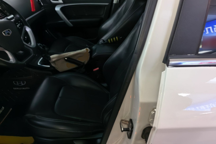 GEELY Emgrand 2015 car image #15