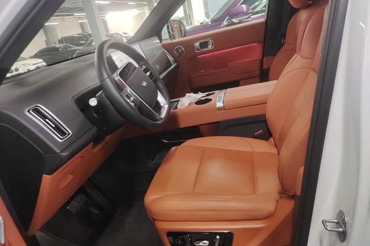 Li L9 2025 image de voiture #19
