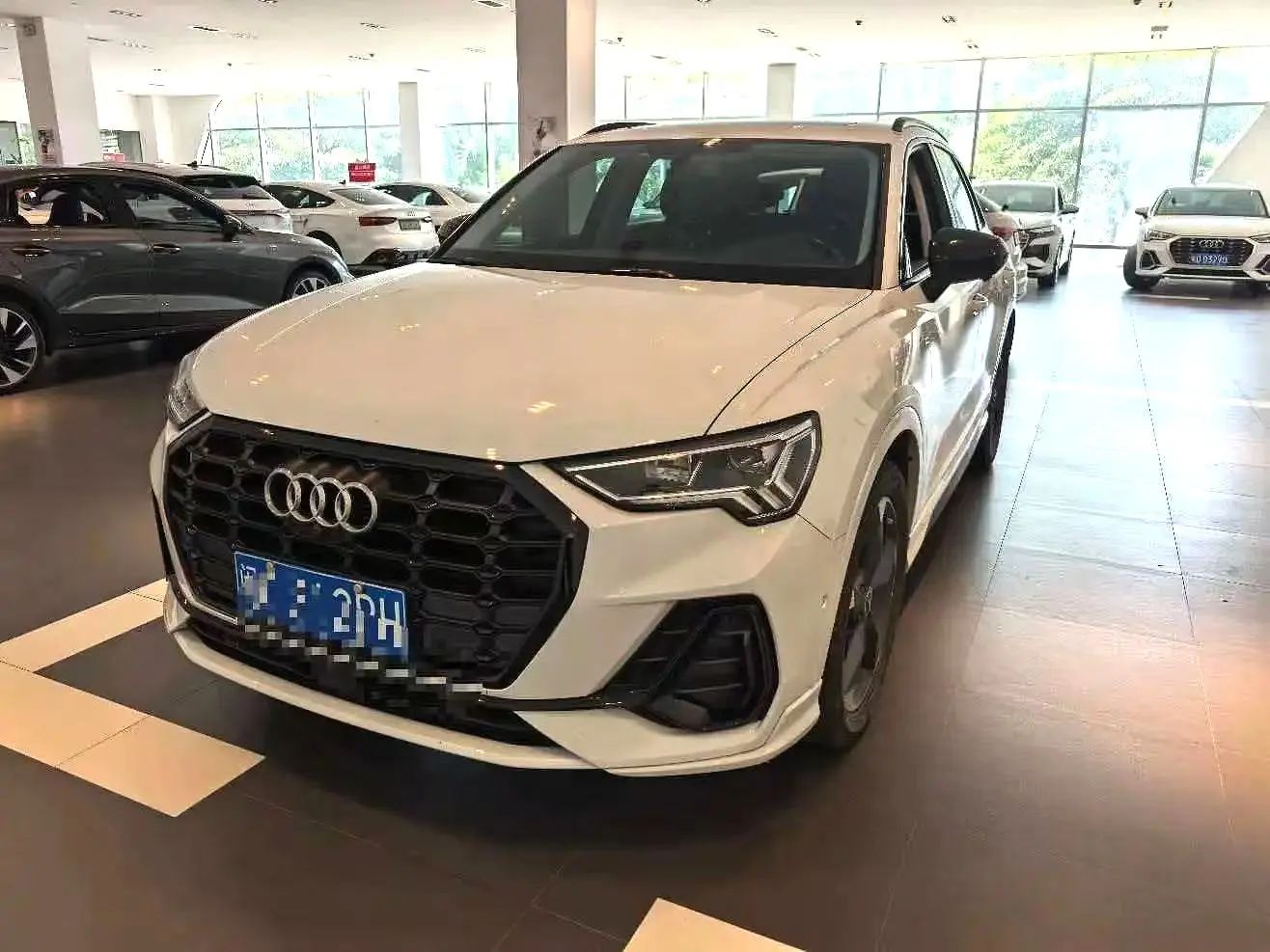2022 immagine di auto 