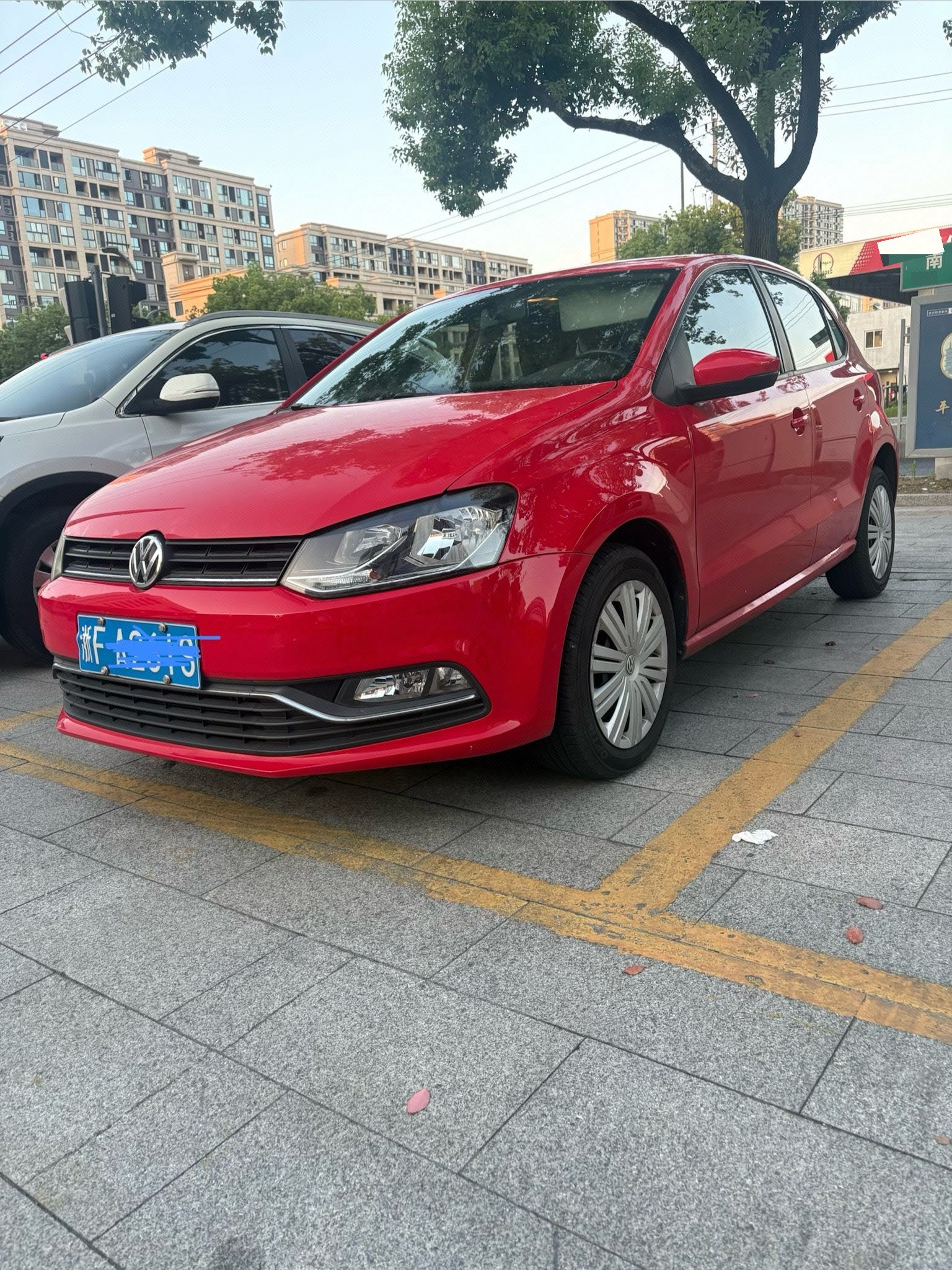 Volkswagen Polo 2016 Volkswagen Polo 2016 car image