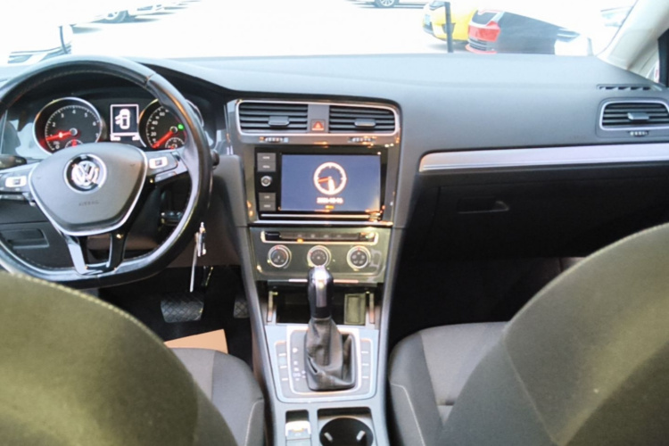 Volkswagen Golf 2019 #10 Volkswagen Golf 2019 صورة سيارة #10