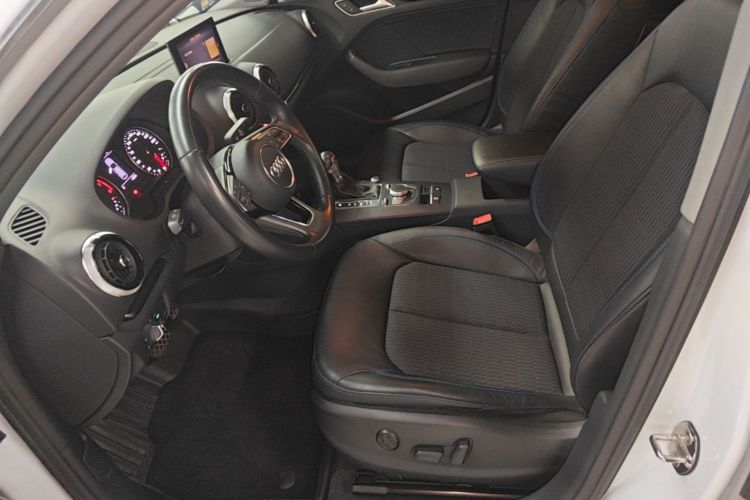 Audi A3 2018 car image #15