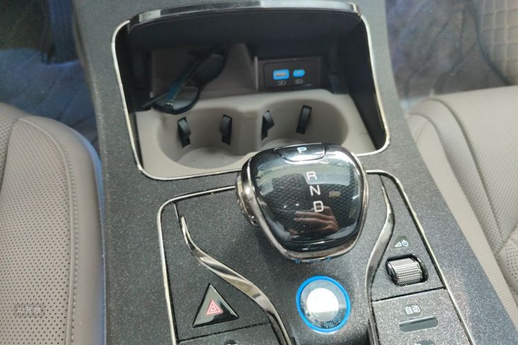 BYD Han 2024 car image #16
