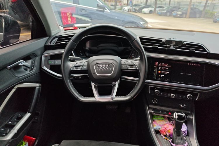 Audi Q3 2022 immagine di auto #12