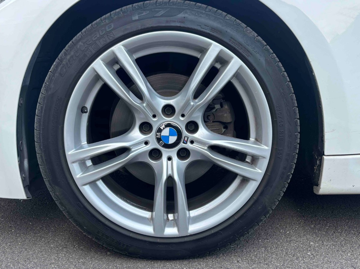 BMW 3 Series 2019 car image #9