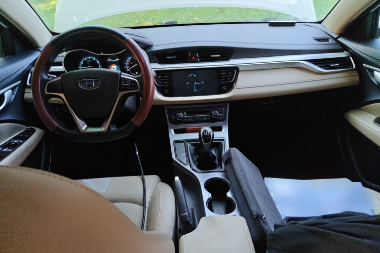 GEELY Emgrand 2019 car image #7