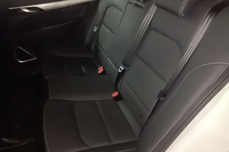 GEELY Emgrand 2019 #17 GEELY Emgrand 2019 car image #17