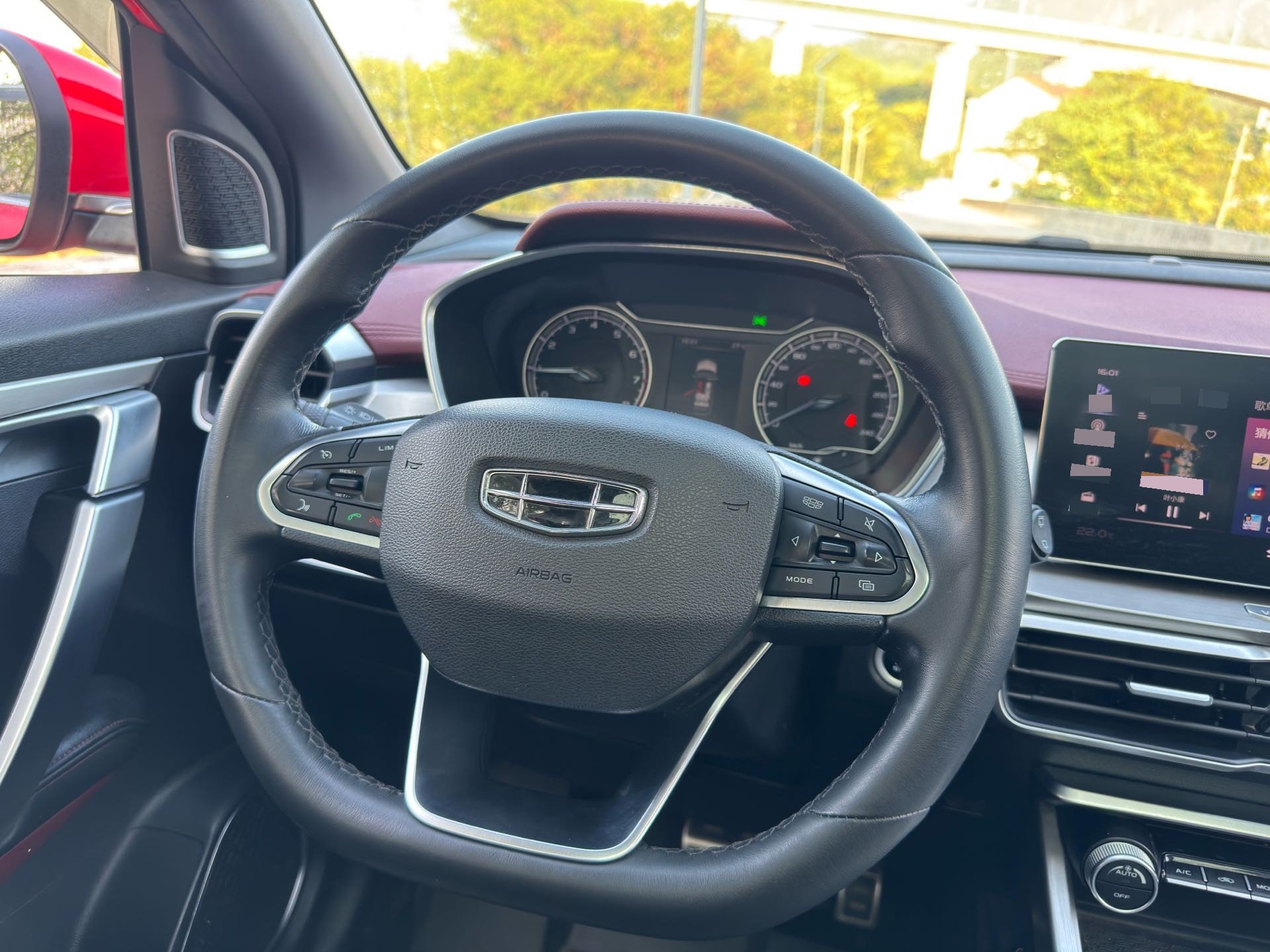 GEELY Coolray 2020 #15 GEELY Coolray 2020 изображение автомобиля #15