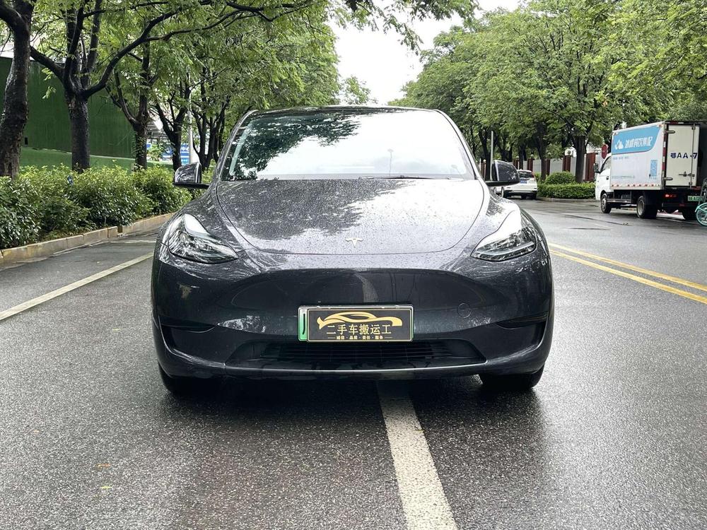 Tesla Model Y 2024 car image #2