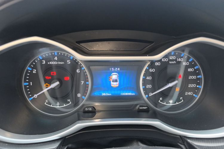GEELY Emgrand 2018 car image #12