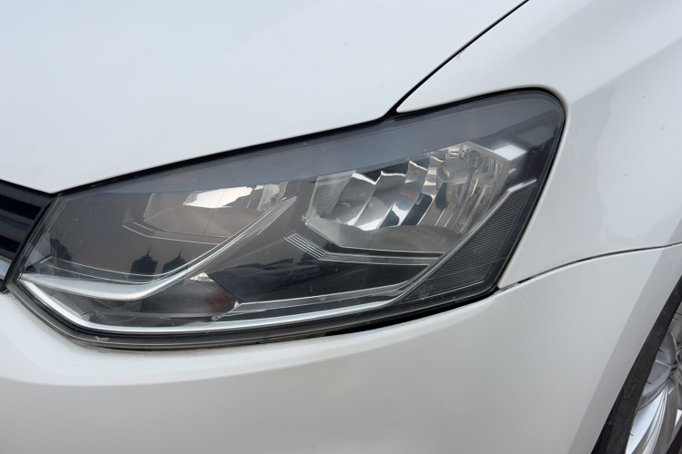 Volkswagen Polo 2015 #23 Volkswagen Polo 2015 car image #23