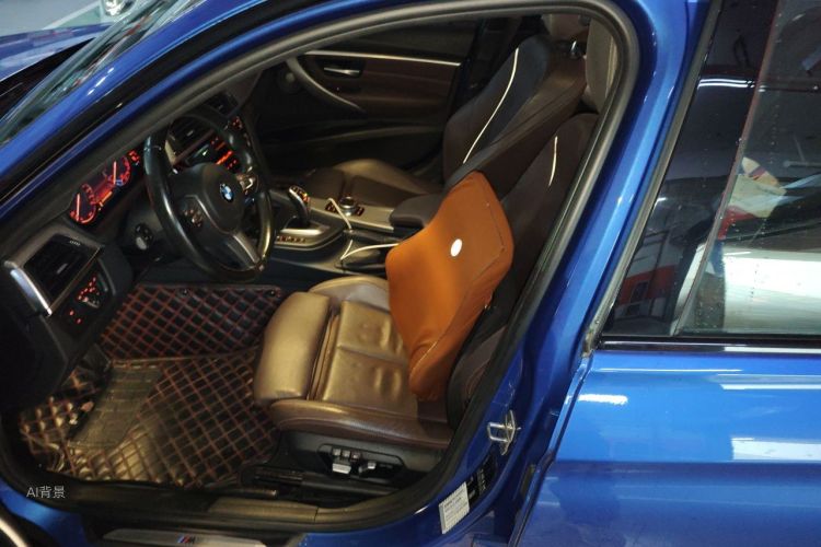 BMW 3 Series 2018 car image #17