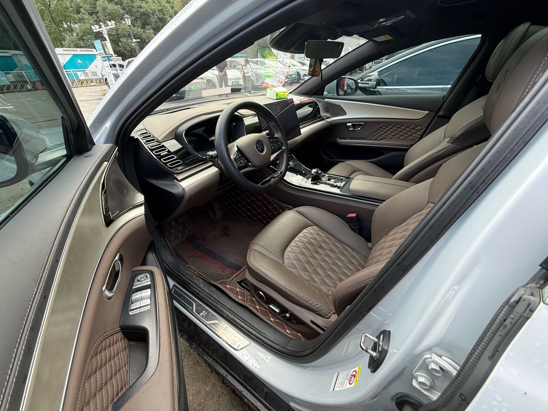 BYD Han 2024 صورة سيارة #2
