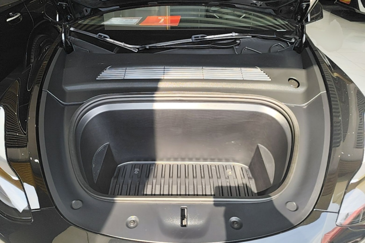 Tesla Model Y 2023 #22 Tesla Model Y 2023 immagine di auto #22