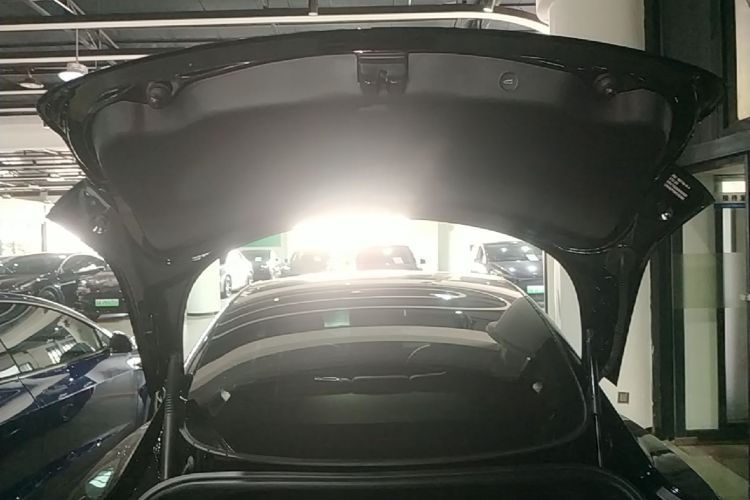 Tesla Model 3 2022 car image #19